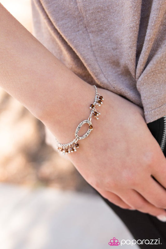 beach-wedding-brown-p9wh-bnxx-057en