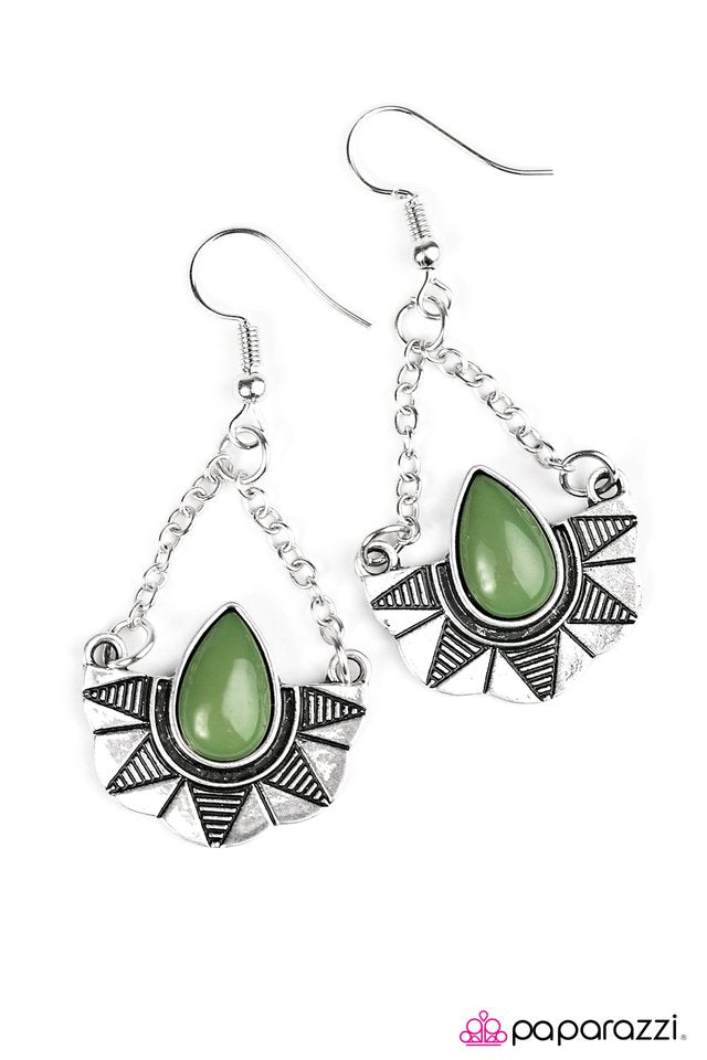 Paparazzi ♥ Savanna Cruise - Green ♥ Earrings