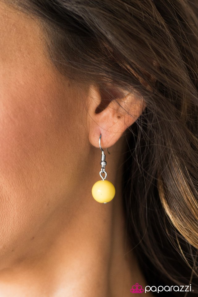 Paparazzi ♥ Rainbow Radiance - Yellow ♥ Necklace