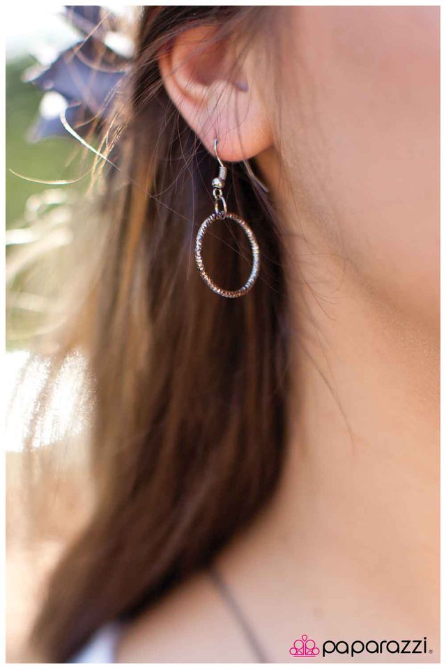 Paparazzi ♥ Hoop Dreams - Silver ♥ Necklace