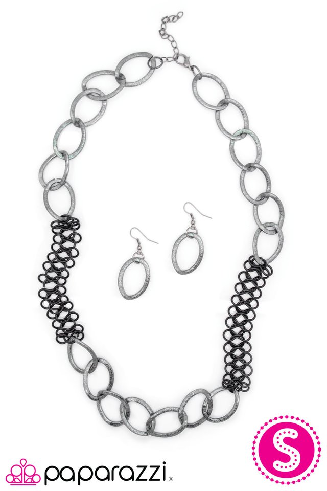 Paparazzi ♥ Caught In Her Web - Black ♥ Necklace