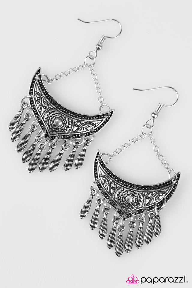Paparazzi ♥ Put On Your Boots - Silver ♥ Earrings