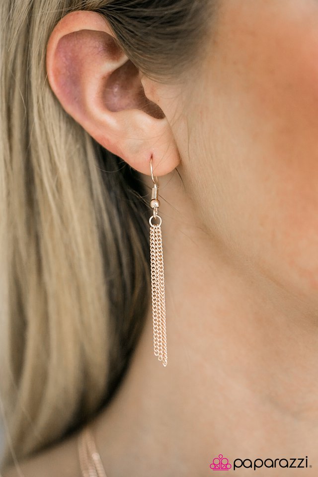 Paparazzi ♥ LAYER Down The Law! - Rose Gold ♥ Necklace