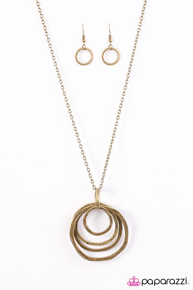 Paparazzi ♥ What In The WHIRL! - Brass ♥ Necklace