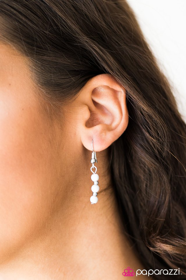 Paparazzi ♥ Pleasant Paradise - Silver ♥ Necklace