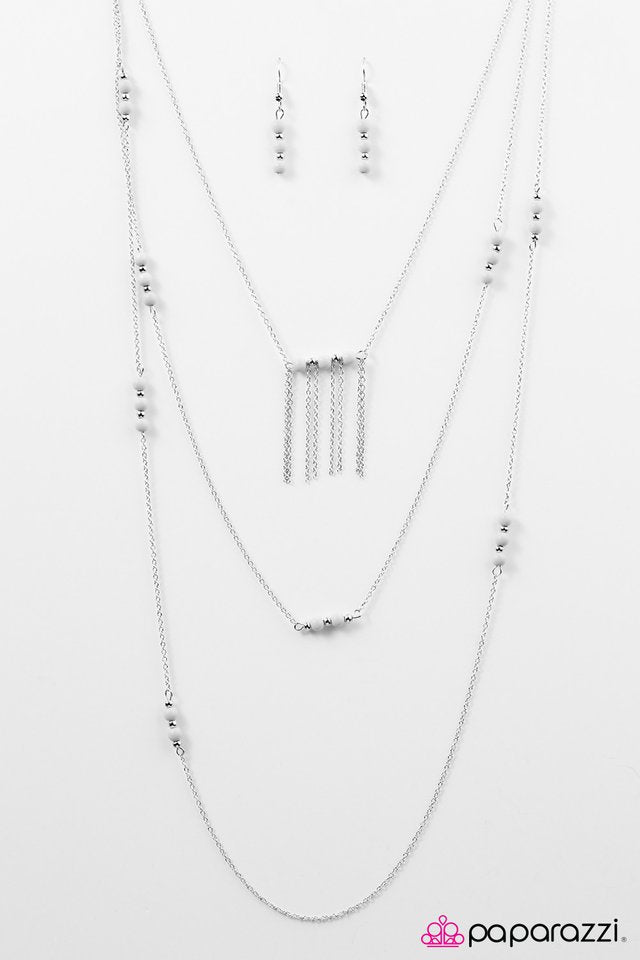 Paparazzi ♥ Pleasant Paradise - Silver ♥ Necklace