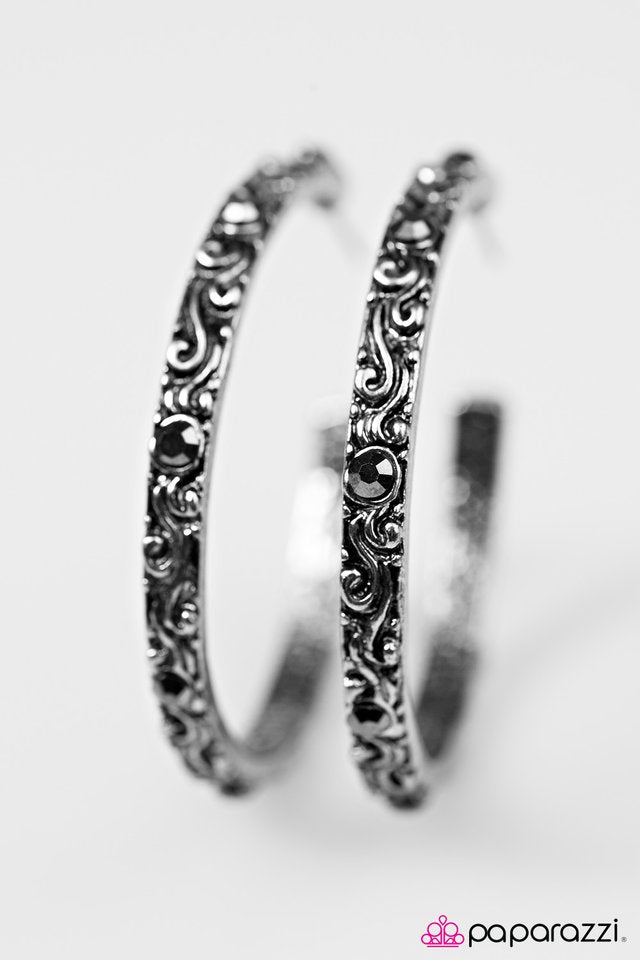 Paparazzi ♥ Nobodys Princess - Silver ♥ Earrings