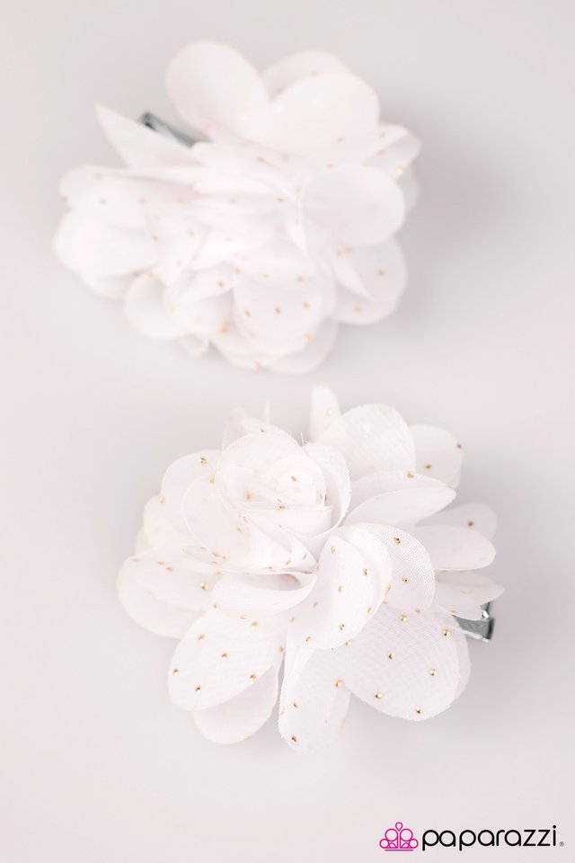 Paparazzi ♥ Golden Summers - White ♥ Hair Clip