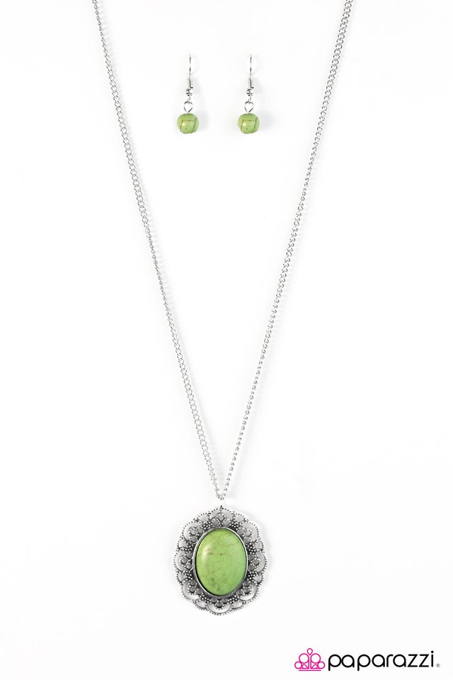 Paparazzi ♥ Summer Ranch - Green ♥ Necklace