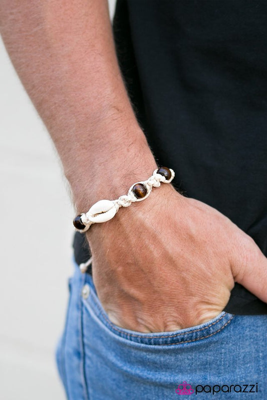 home-is-where-the-waves-are-white-p9ur-wtxx-019fo