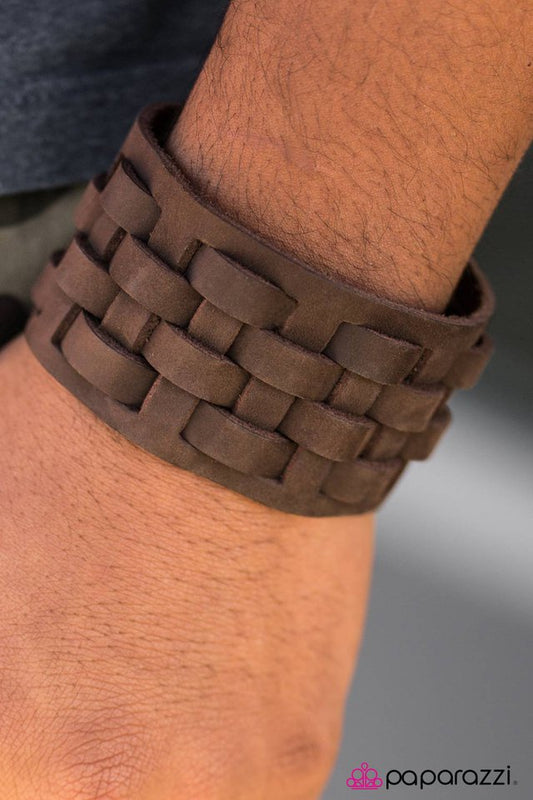 laces-and-leather-p9ur-bnxx-163xx