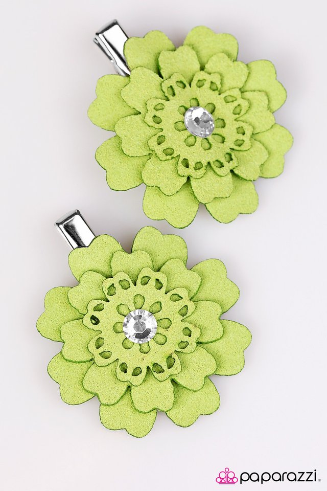 Paparazzi ♥ What In CARNATION! - Green ♥ Hair Clip