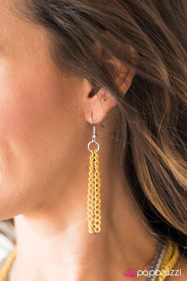 Paparazzi ♥ Colorful Calamity - Yellow ♥ Necklace