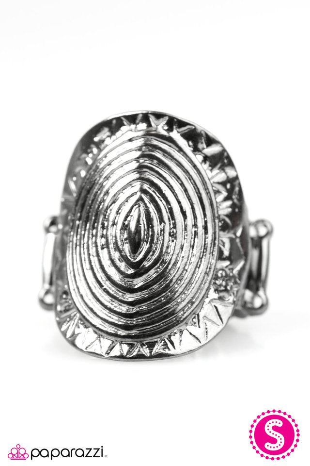 Paparazzi ♥ Its All SUN and Games - Black ♥ Ring