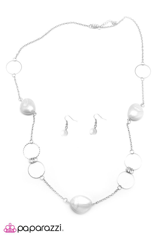 Paparazzi ♥ Innocent and Illustrious ♥ Necklace