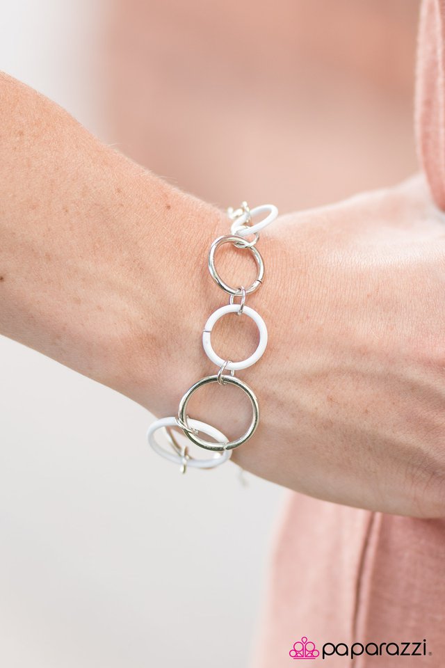 stay-on-tropic-white-p9wh-wtxx-121ft