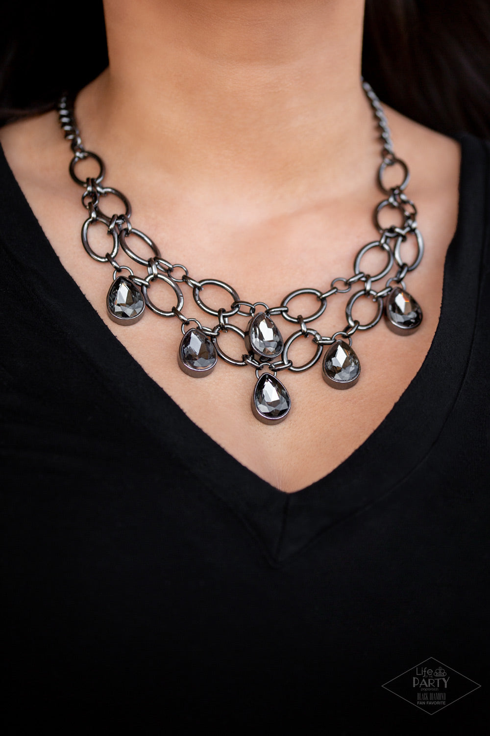 Paparazzi ♥ Show-Stopping Shimmer - Black ♥  Necklace