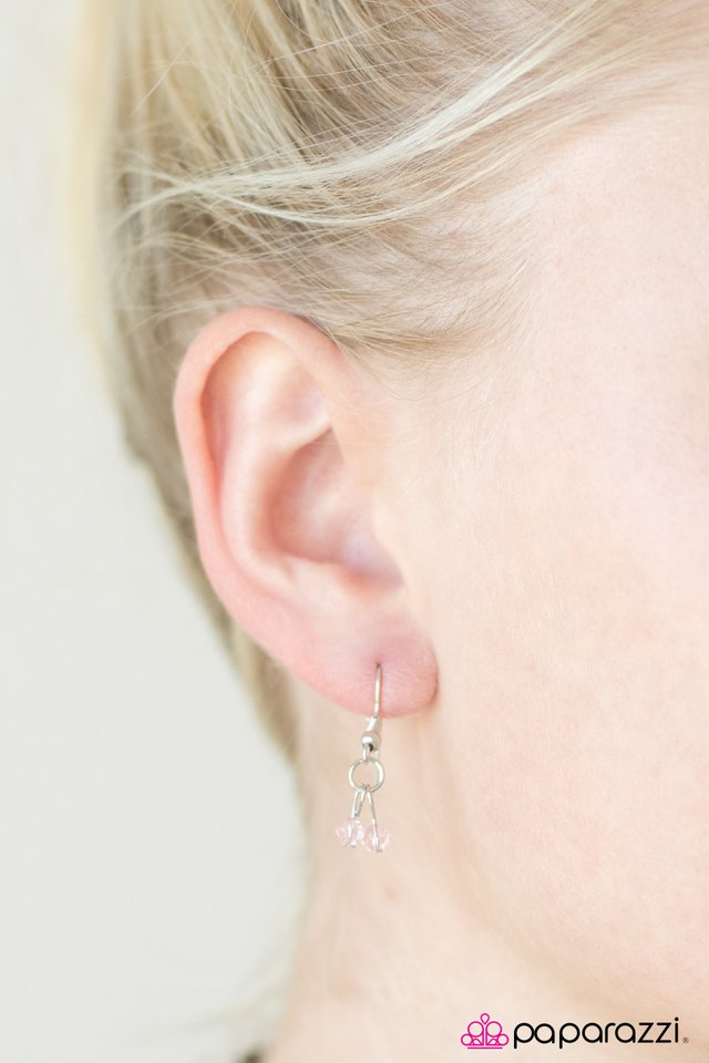 Paparazzi ♥ Comet Chase - Pink ♥ Necklace