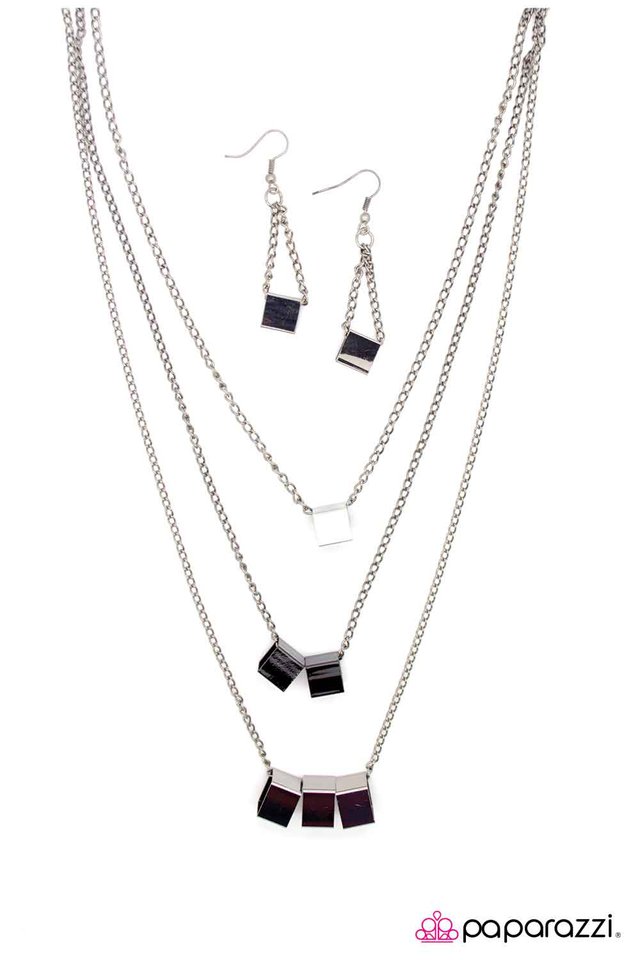 Paparazzi ♥ All Squared Away - Black ♥ Necklace