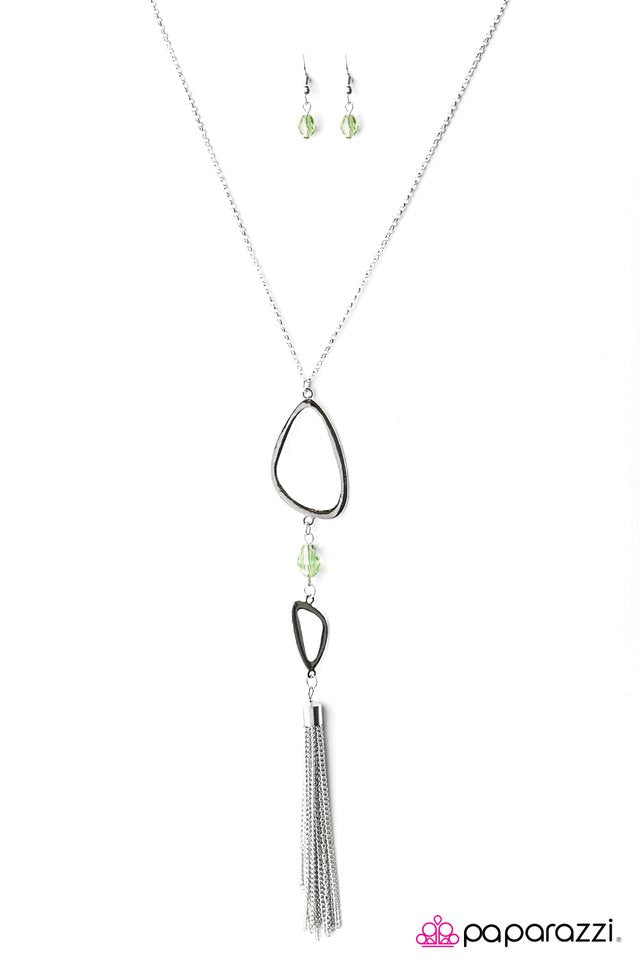 Paparazzi ♥ Diva Dynasty - Green ♥ Necklace