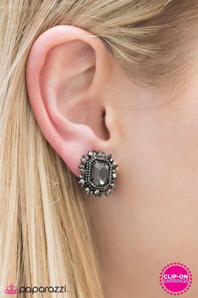 star-studded-sparkle-black-clip-on-p5co-bkxx-023xx