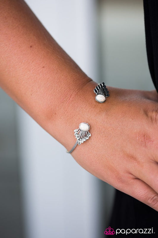 distant-deserts-white-p9se-wtxx-088xx