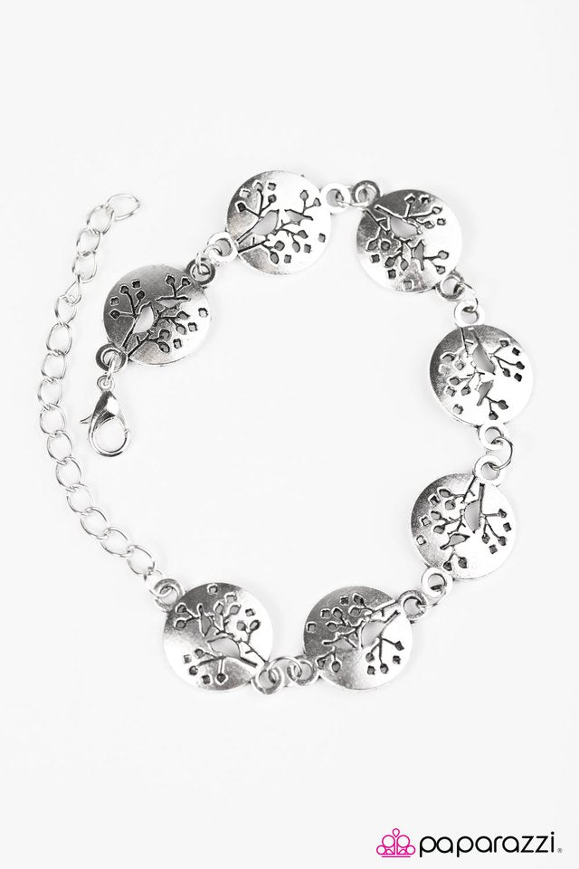 Paparazzi ♥ NEST In Peace - Silver ♥ Bracelet