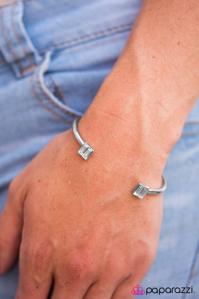 twinkling-times-square-white-p9re-wtxx-129xx