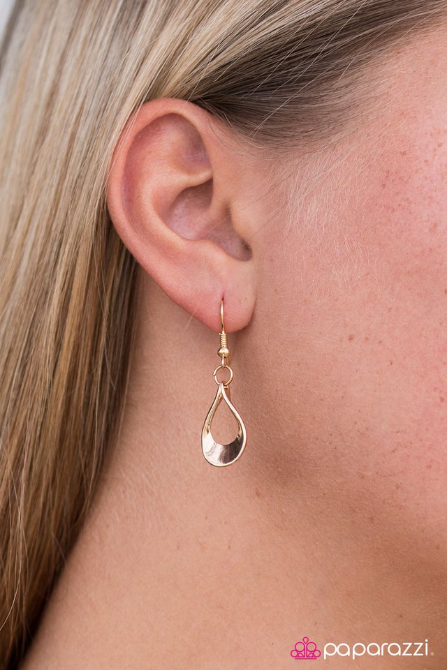 Paparazzi ♥ Mystifying - Gold ♥ Necklace