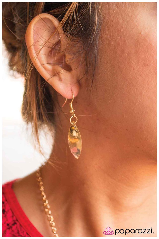 Paparazzi ♥ Sounds Good to Me - Gold ♥ Necklace