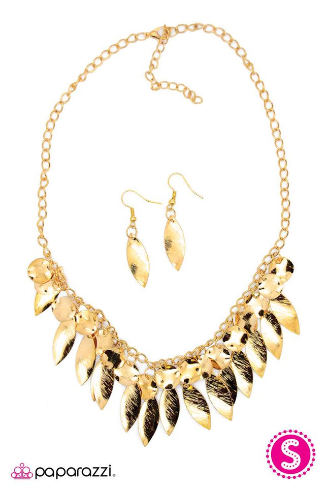 Paparazzi ♥ Sounds Good to Me - Gold ♥ Necklace