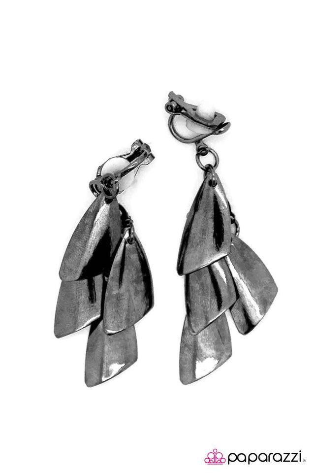 Paparazzi ♥ Careless Whispers - Black ♥ Earrings