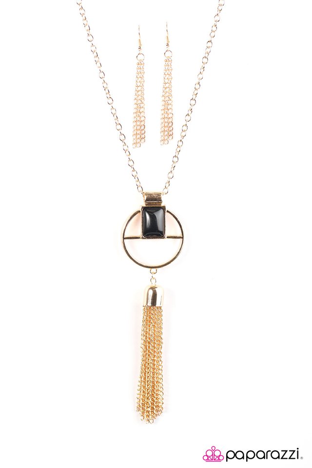 Paparazzi ♥ Summer Is Calling My Name - Black ♥ Necklace
