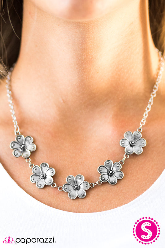 the-earth-laughs-in-flowers-silver-p2wh-svxx-166xx