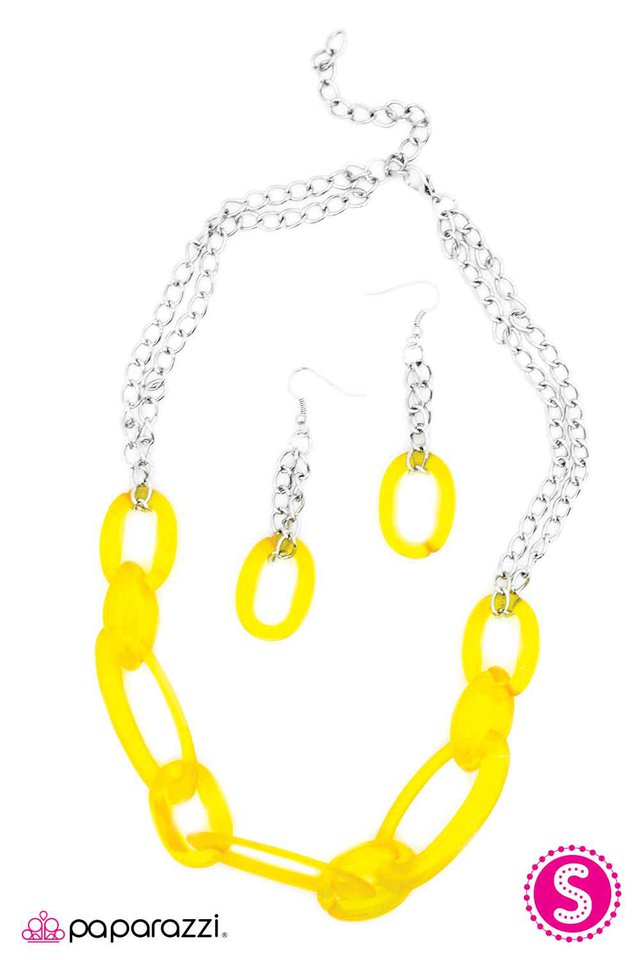 Paparazzi ♥ Play Nice - Yellow Necklace ♥ Necklace