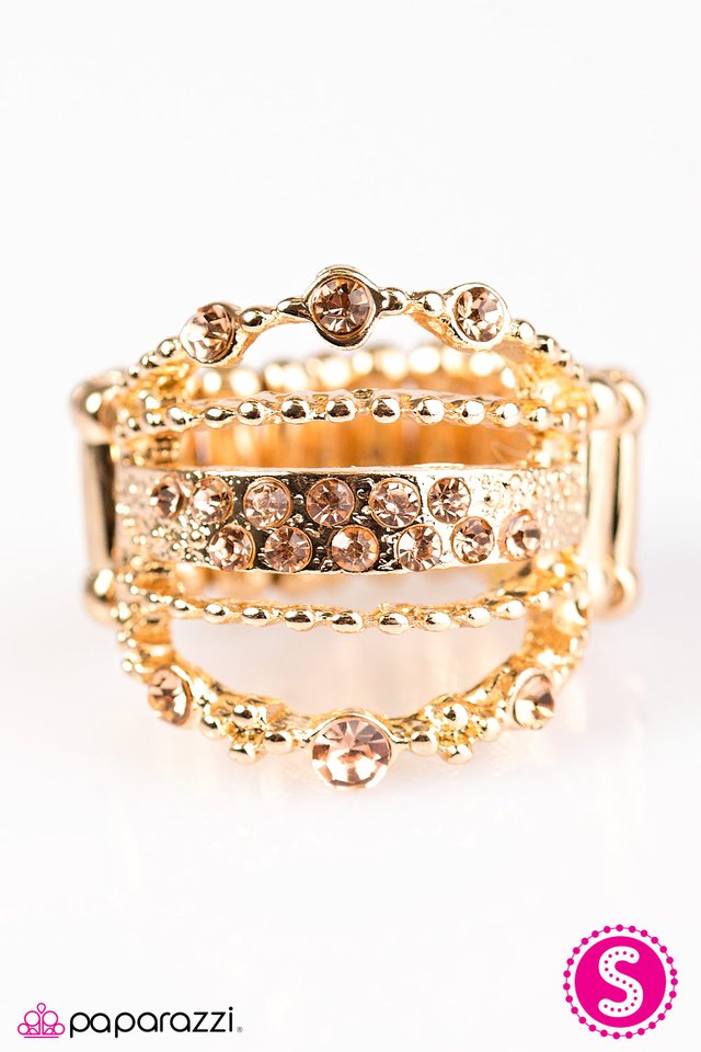 Paparazzi ♥ GLEAM Chaser - Gold ♥ Ring
