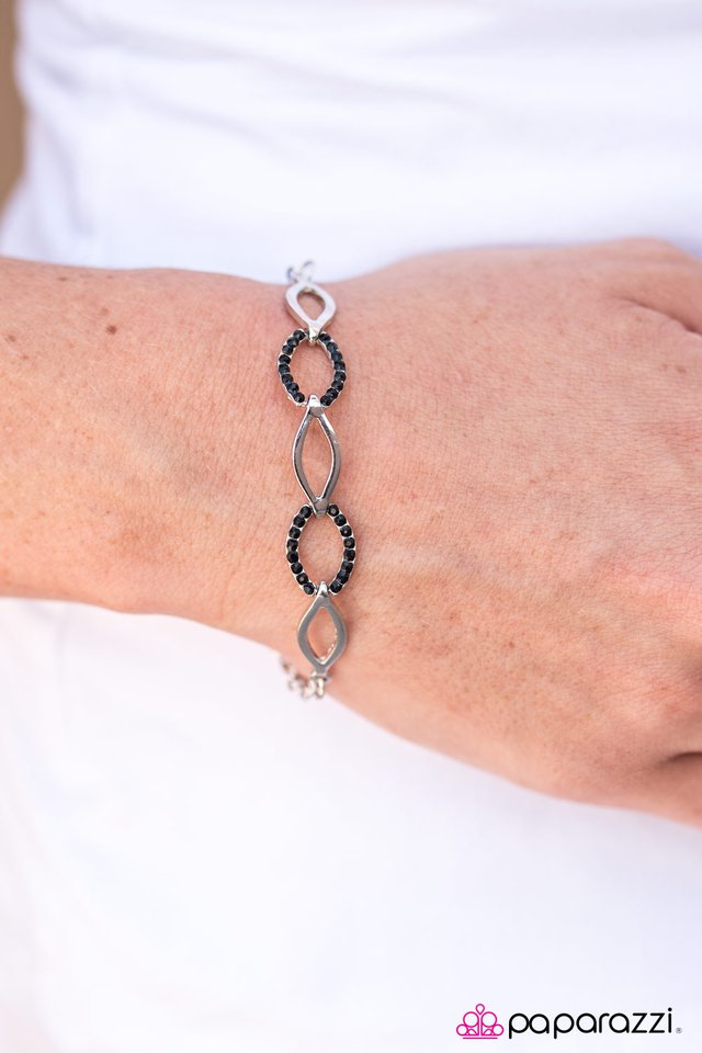 glitz-and-glamor-black-p9da-bkxx-056xx