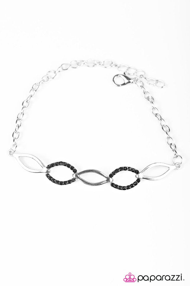 Paparazzi ♥ Glitz and Glamor - Black ♥ Bracelet