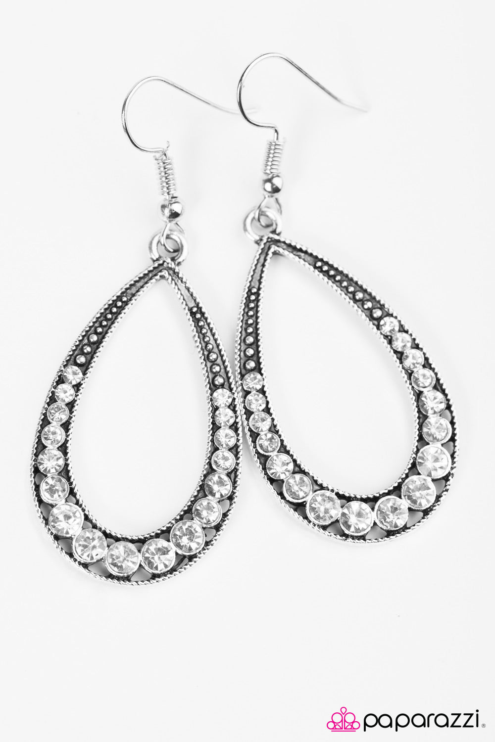 Paparazzi ♥ Twinkling Tempest - White ♥  Earrings