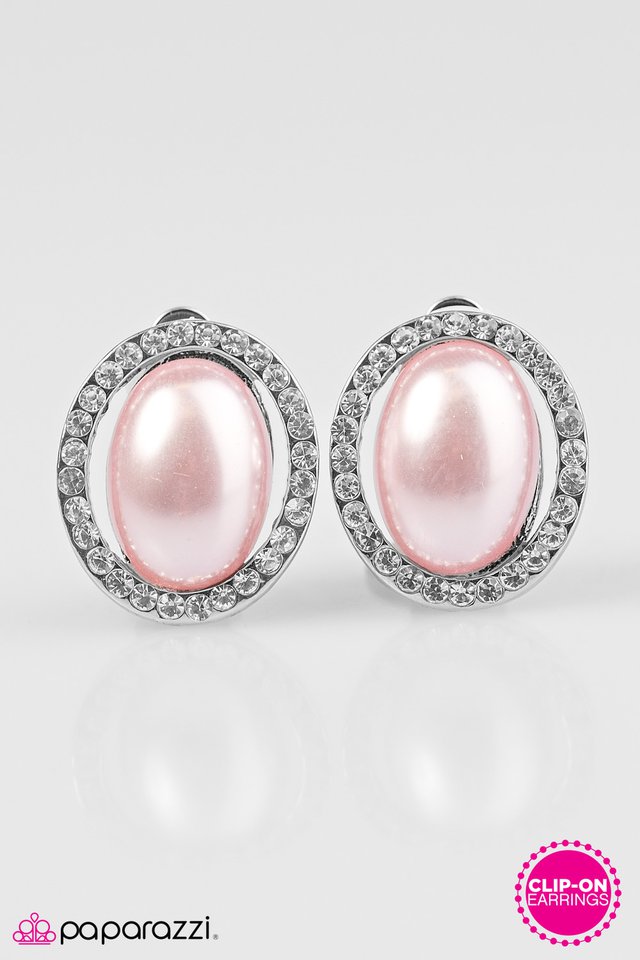 Paparazzi ♥ Top Class Shimmer - Pink Clip-On ♥ Clip-On