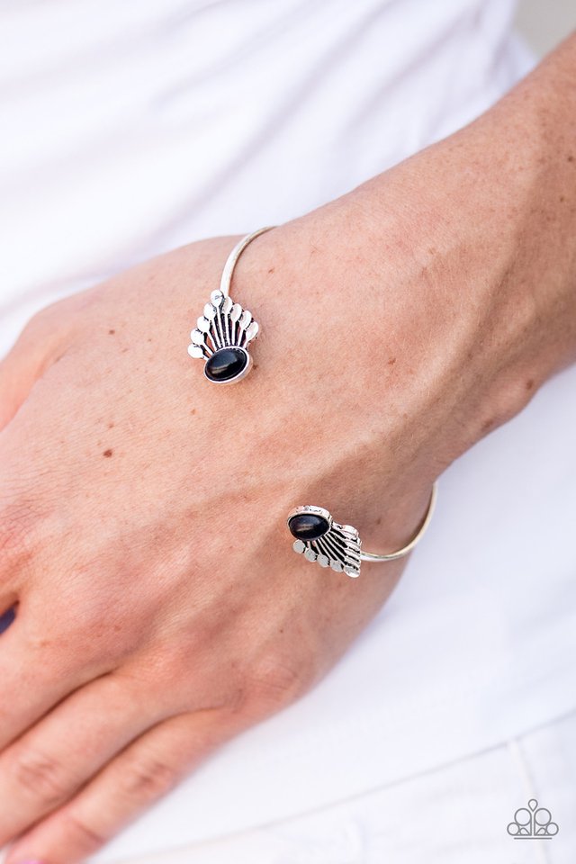 Paparazzi ♥ Distant Deserts - Black ♥ Bracelet