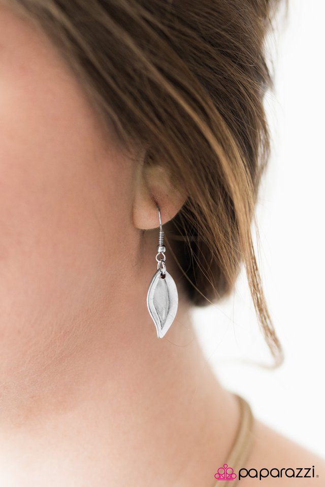 Paparazzi ♥ Nature Versus Nurture - Brown ♥ Necklace