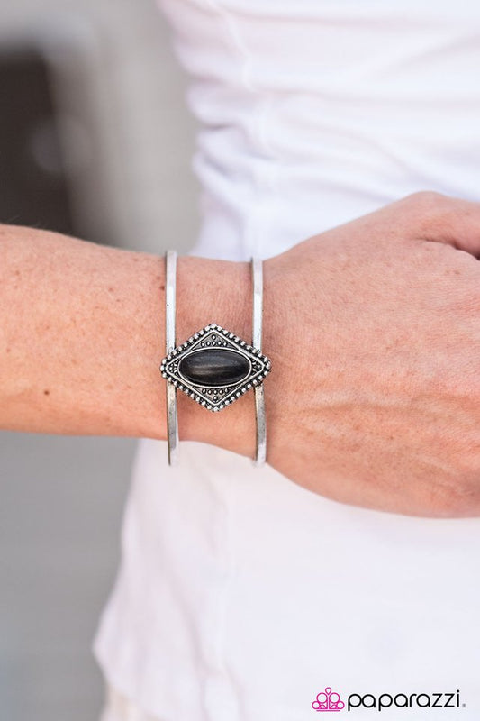 cliffside-view-black-p9se-bkxx-088xx