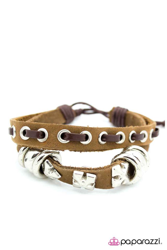 Paparazzi ♥ Tough Act to Follow - Brass ♥ Bracelet