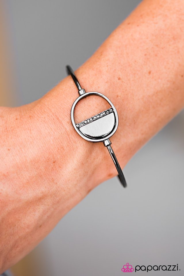 working-on-a-gleam-black-p9re-bkxx-096xx