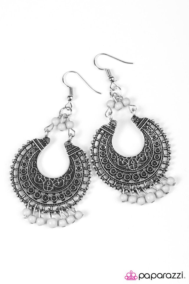 Paparazzi ♥ Colorfully Cabo - Silver ♥ Earrings
