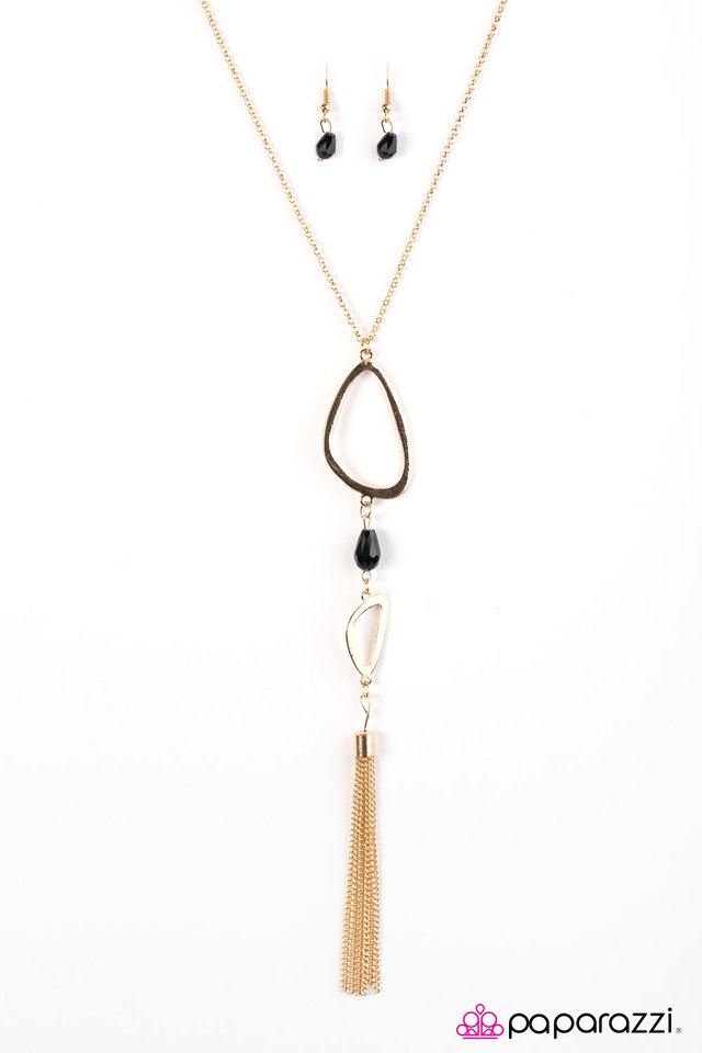 Paparazzi ♥ Diva Dynasty - Gold ♥ Necklace