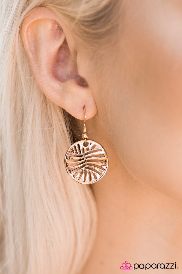 Paparazzi ♥ Slam Dunk - Gold ♥ Necklace