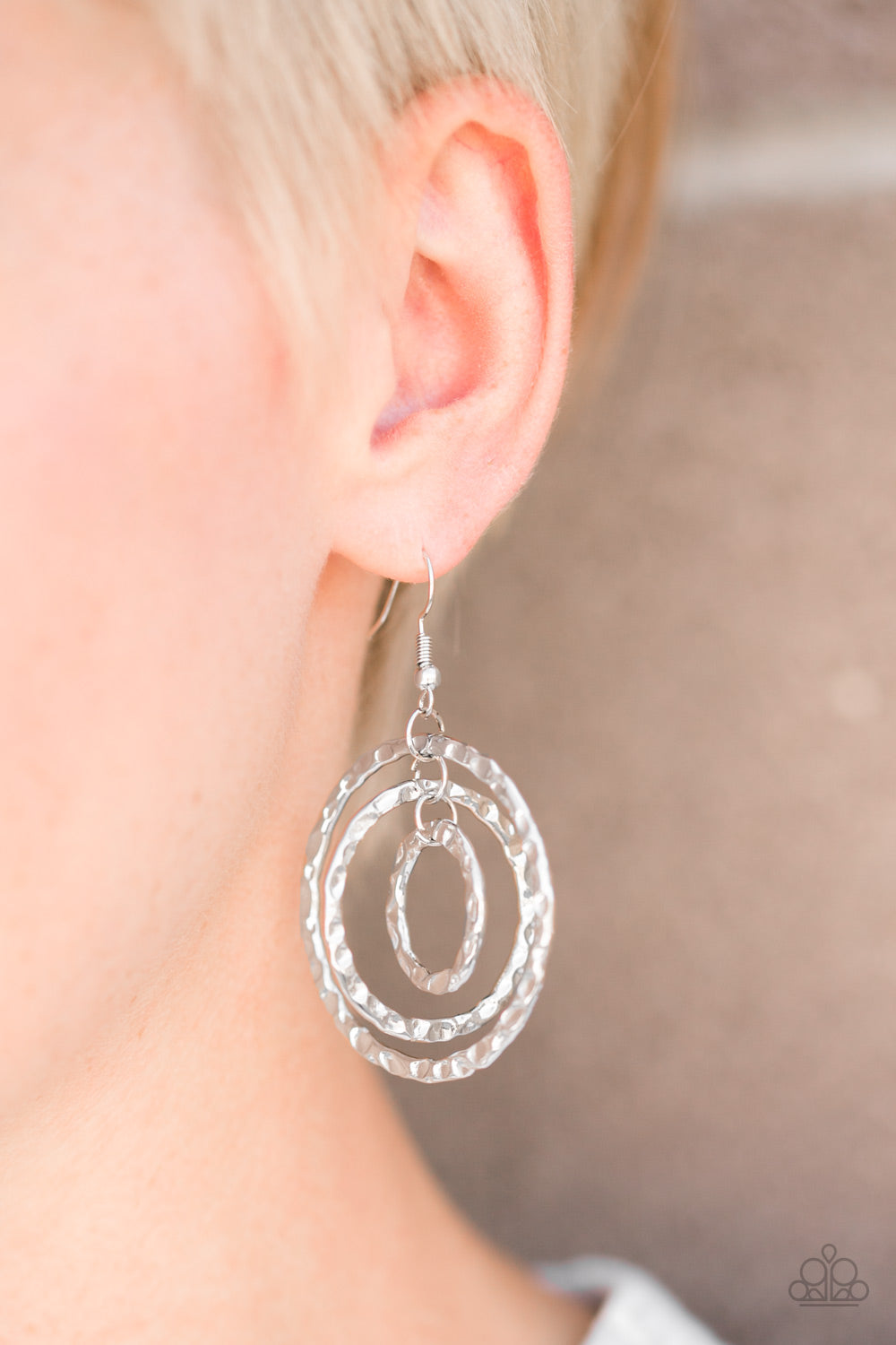 Paparazzi ♥ Radical Ripple - Silver ♥  Earrings