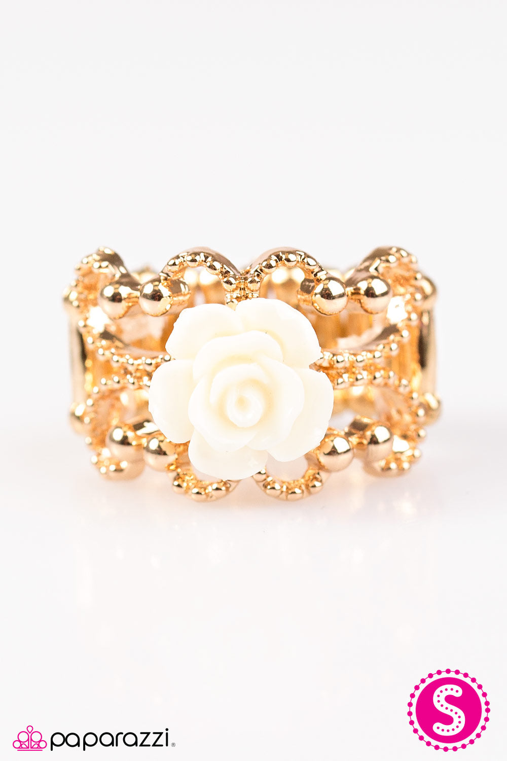 Paparazzi ♥ Fleur De Fashion - Gold ♥  Ring